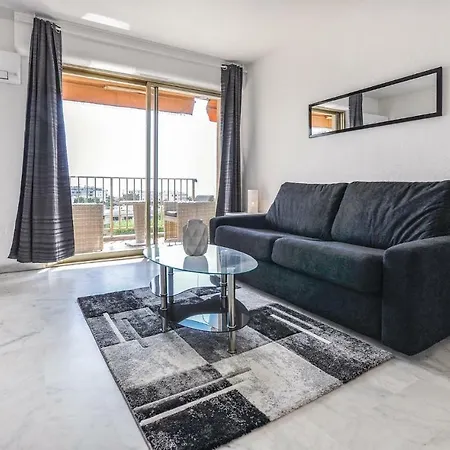 0 Bedroom In *