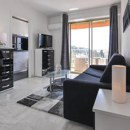 0 Bedroom In * كان